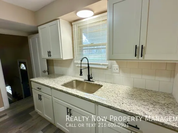 1122 Plainfield Rd, South Euclid, OH 44121