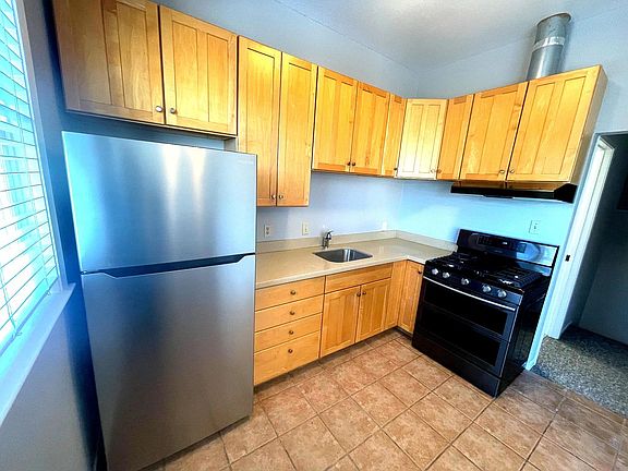 4th image of 606 Oak St #1-2-5