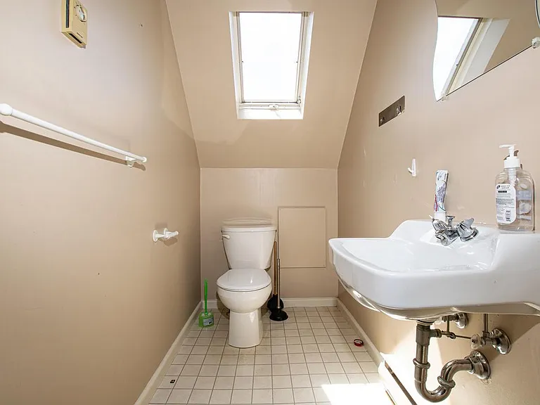 300 Frontenac St #5 — Photo 11