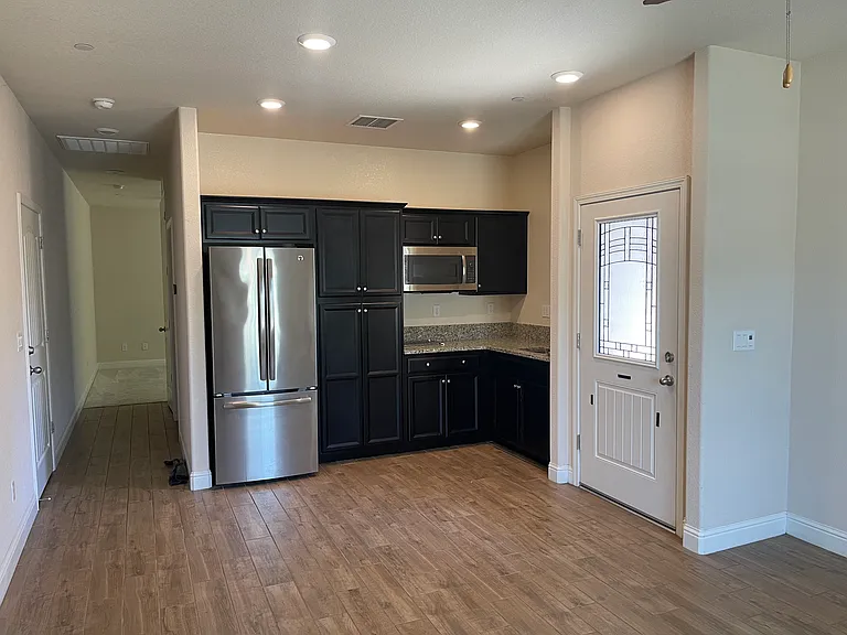 4960 Dexter Ct #B — Photo 3