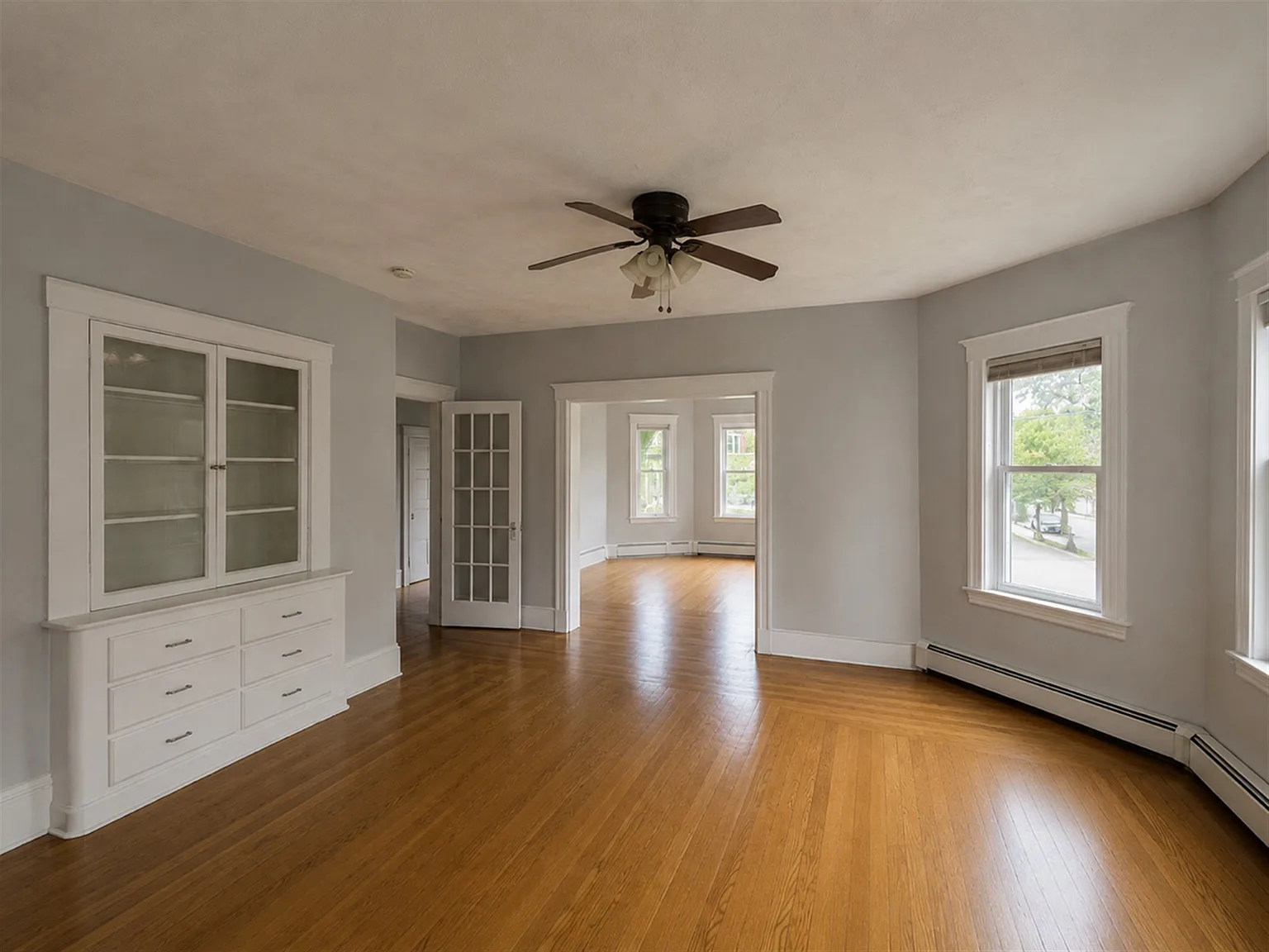 2 bed, 915 sqft, $3,000 — Photo 4