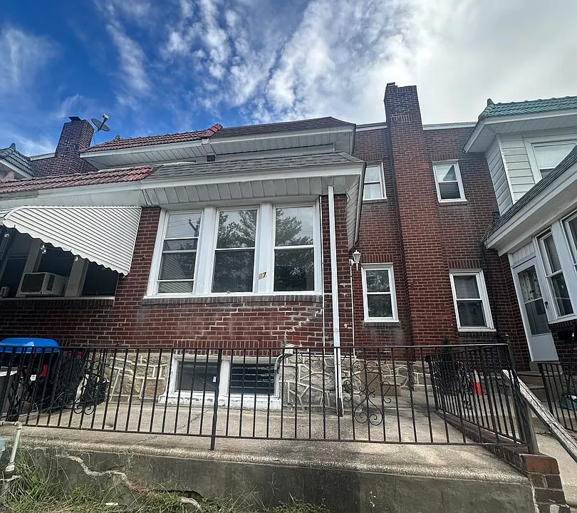 87 Burnside Ave