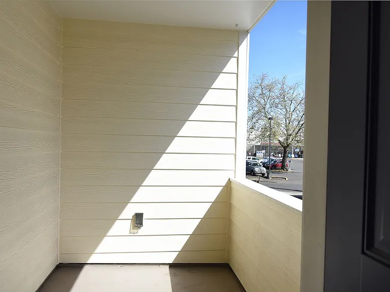 1960 NW Taylor Ave — Photo 10