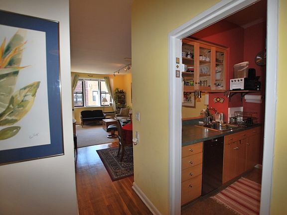 5th image of 531 E 88th St APT 5B
