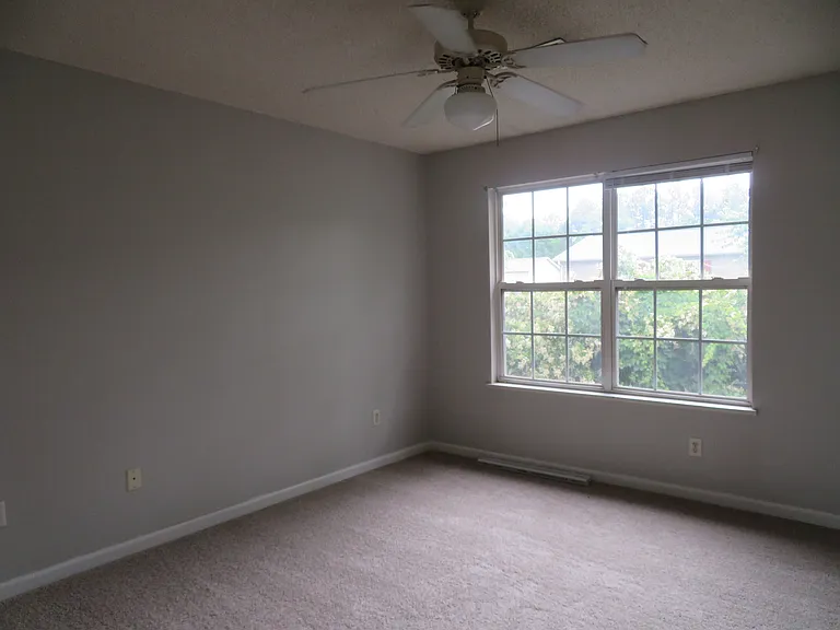 118 Brook Allen Dr — Photo 5