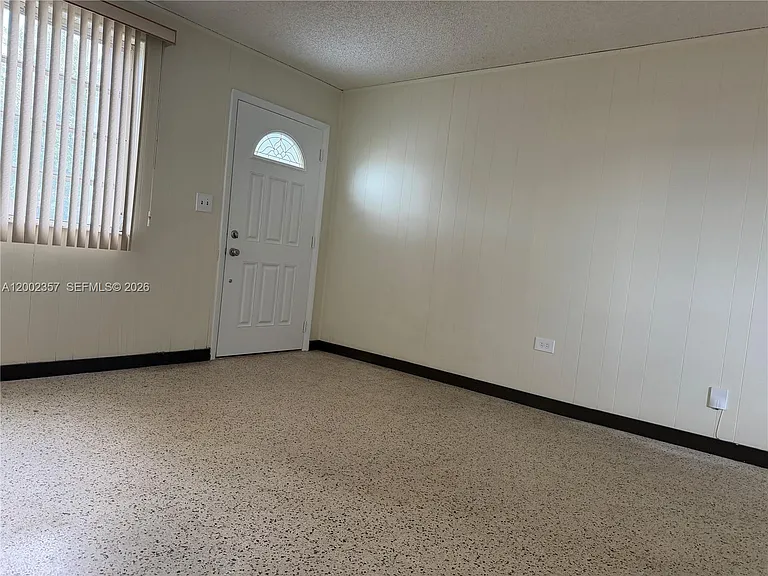 251 SW 69th Ave — Photo 7