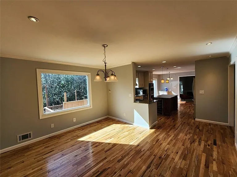 885 Melody Ln — Photo 11