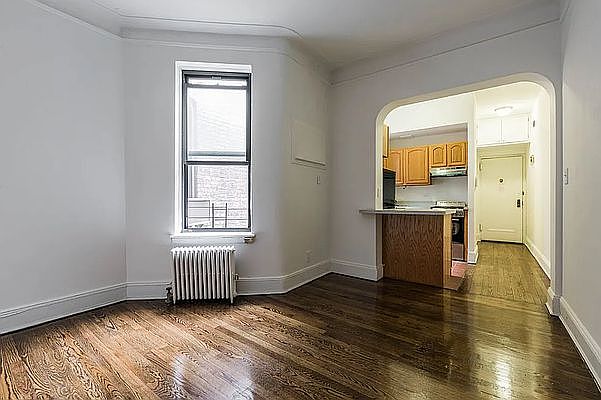 2nd image of 185 Avenue C #1E