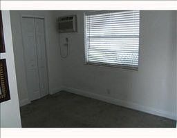 3rd image of 4081 N Dixie Hwy APT 31