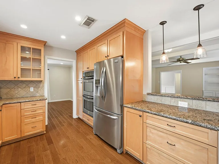 6131 Yarwell Dr — Photo 15