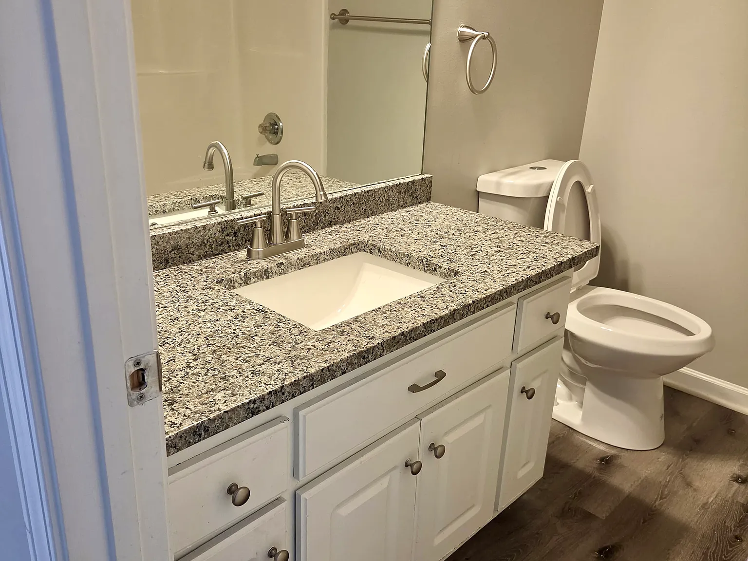 3 bed, 2138 sqft, $1,800 — Photo 4