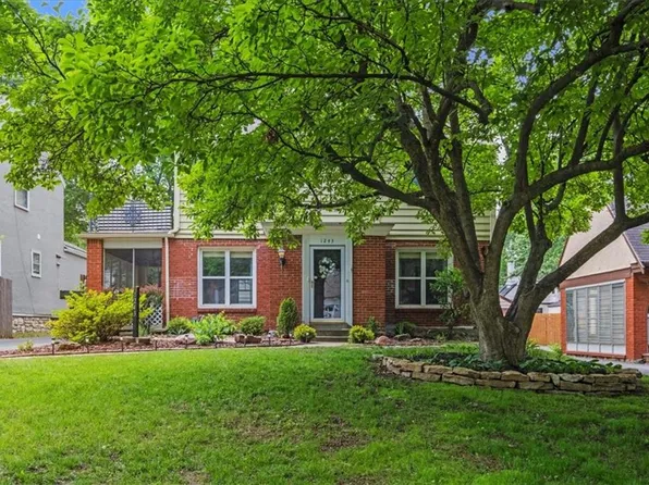 1243 W Gregory Blvd, Kansas City, MO 64114