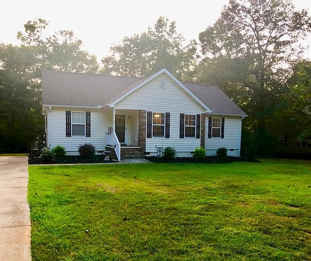 1st image of 136 Crestview Dr
