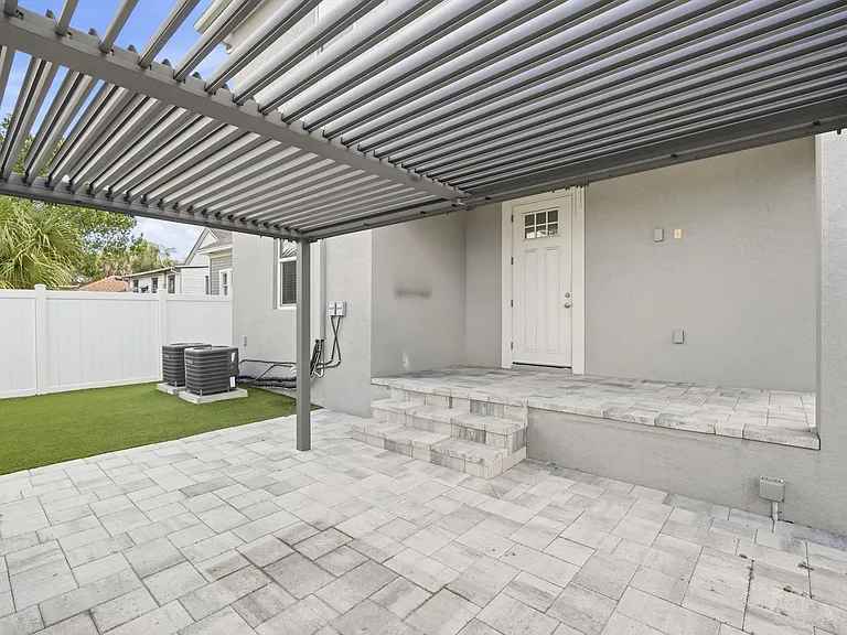 2904 Banza St — Photo 24