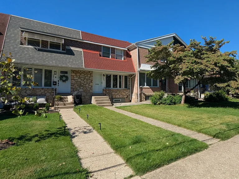 5480 Quentin St — Photo 1