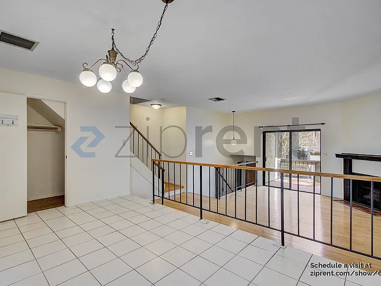 320 McHenry Rd #10 — Photo 7