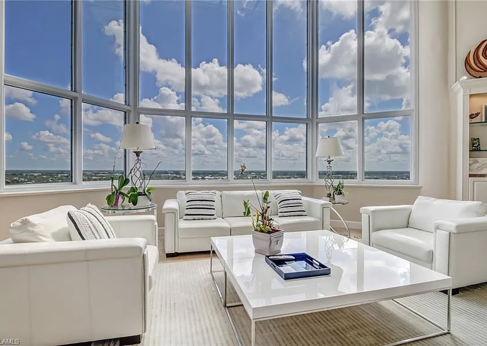4041 Gulf Shore Blvd N #7
