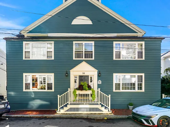 26 Summer St APT 5, Marblehead, MA 01945