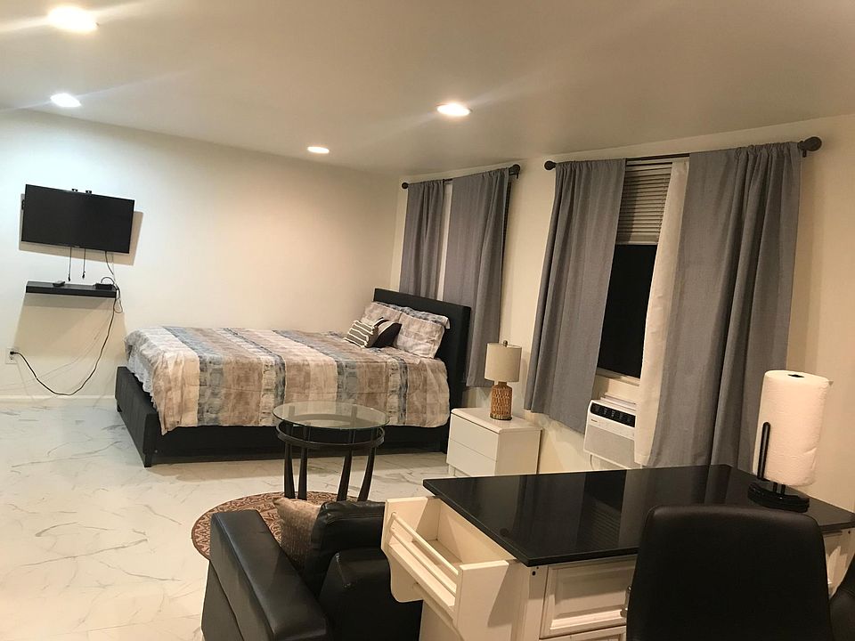 1st image of 5600 Farralone Ave