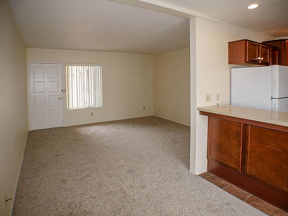 5th image of 4840 Santa Monica Ave APT 18