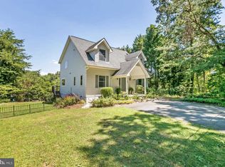 510 Waters Edge Ln, Pasadena, MD 21122