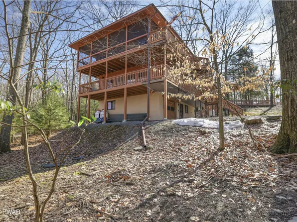 112 Cloud Crest Dr, Greentown, PA 18426