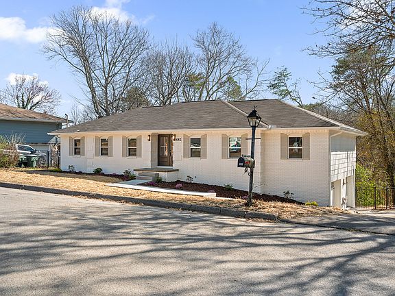 2nd image of 482 King Crest Ln