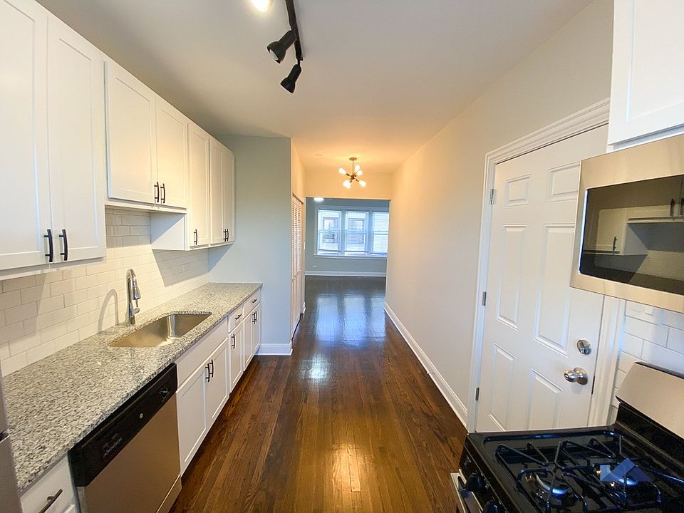 1st image of 4049 N Francisco Ave #3W