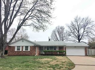 8901 W Warren St, Wichita, KS 67212