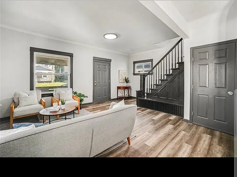 5243 Lyon Ave — Photo 3
