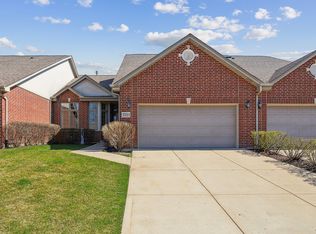 1351 Chestnut Xing, Lemont, IL 60439