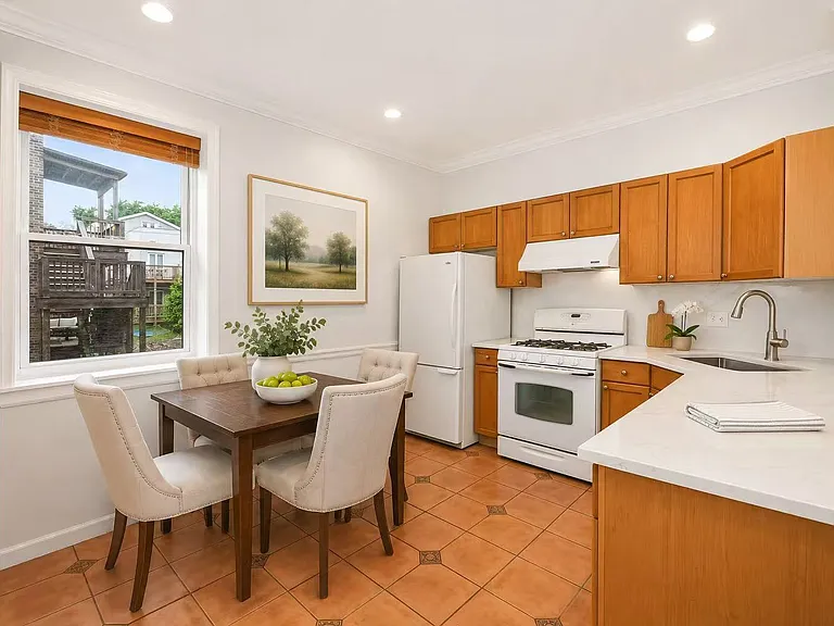 4706 N Maplewood Ave #2 — Photo 5