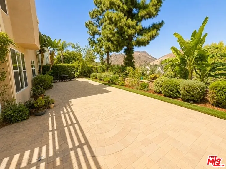 7371 Westcliff Dr — Photo 27