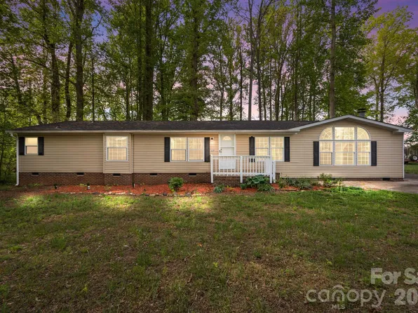 117 Clove Ln, Statesville, NC 28677