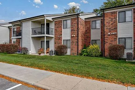 Hickory Knoll — Photo 25