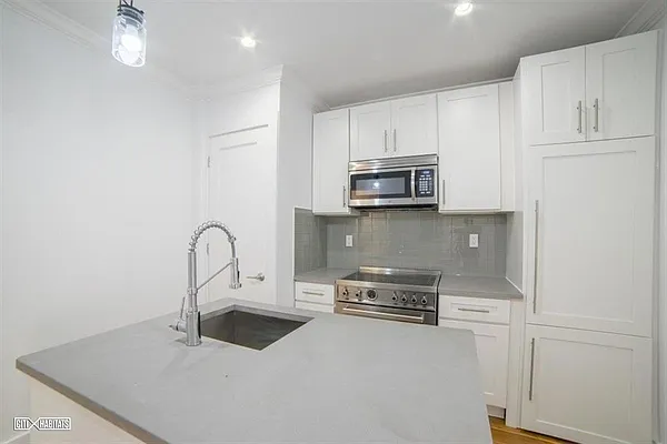 Rented by OGI Management | media 31