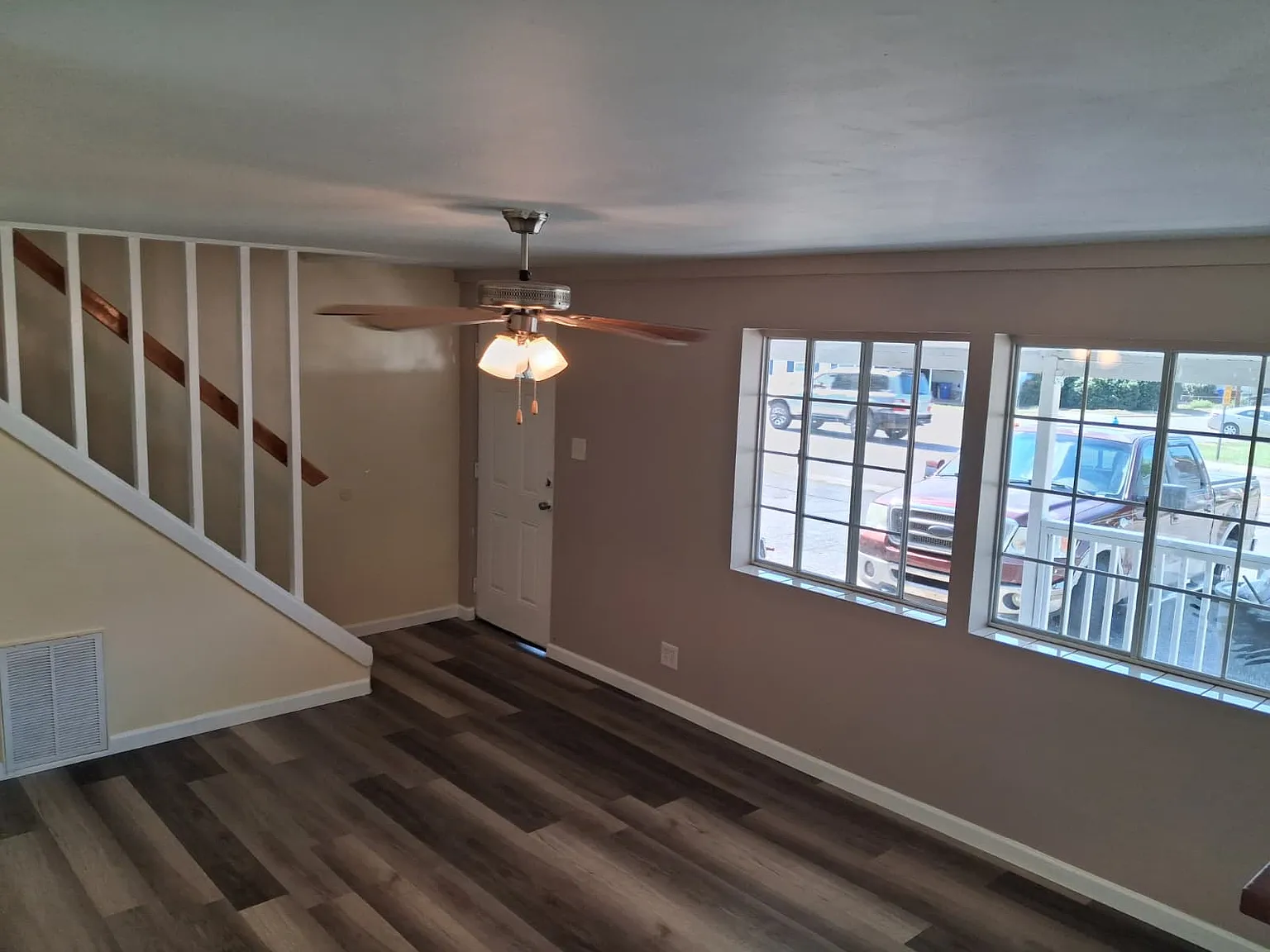 2 bed, 1000 sqft, $1,600 — Photo 3