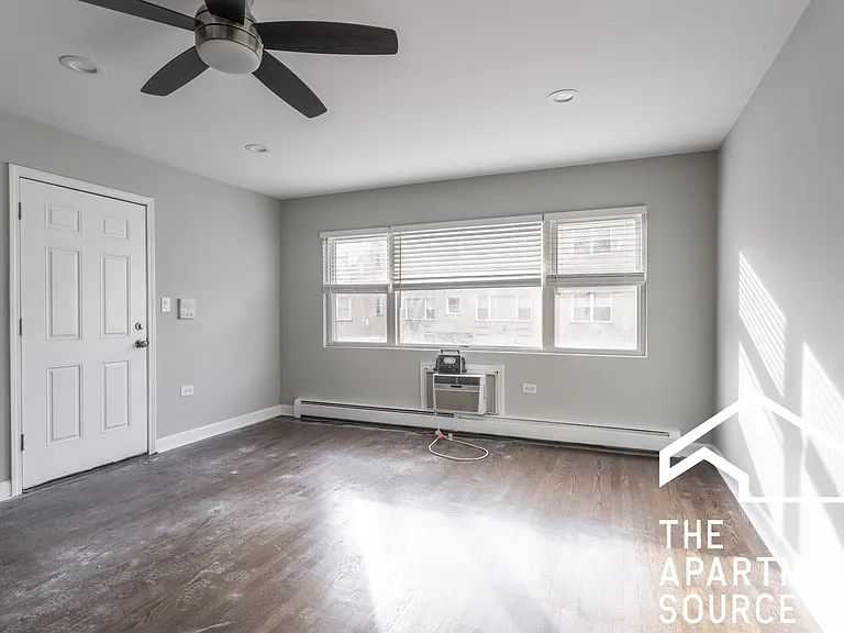 1321 W Sherwin Ave #GB — Photo 1