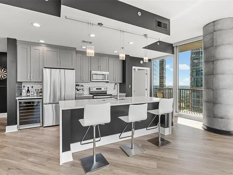 1080 Peachtree St NE #2110 — Photo 9