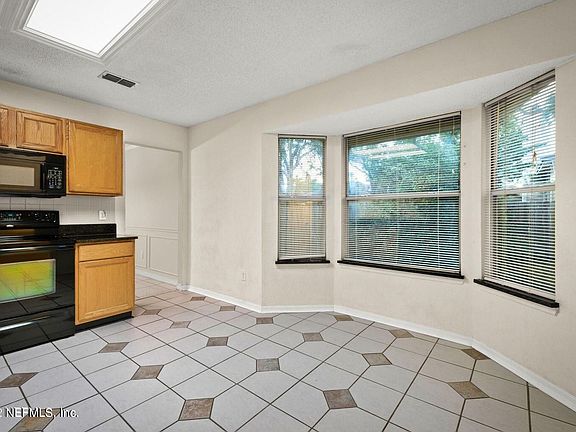 3rd image of 12635 Chapeltown Cir E