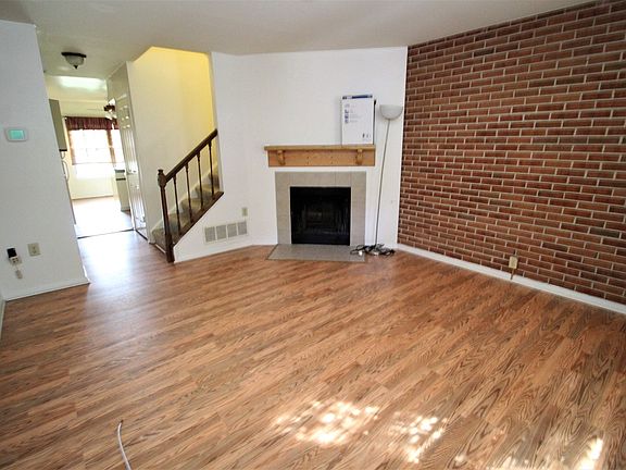 3rd image of 109 N Ann St