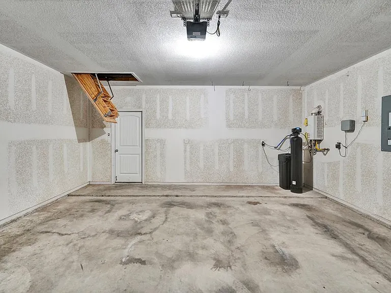 6711 Hall Of Fame Blvd — Photo 29