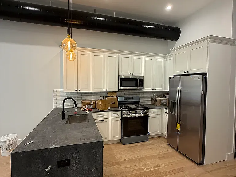 12 Locust St #1 — Photo 3
