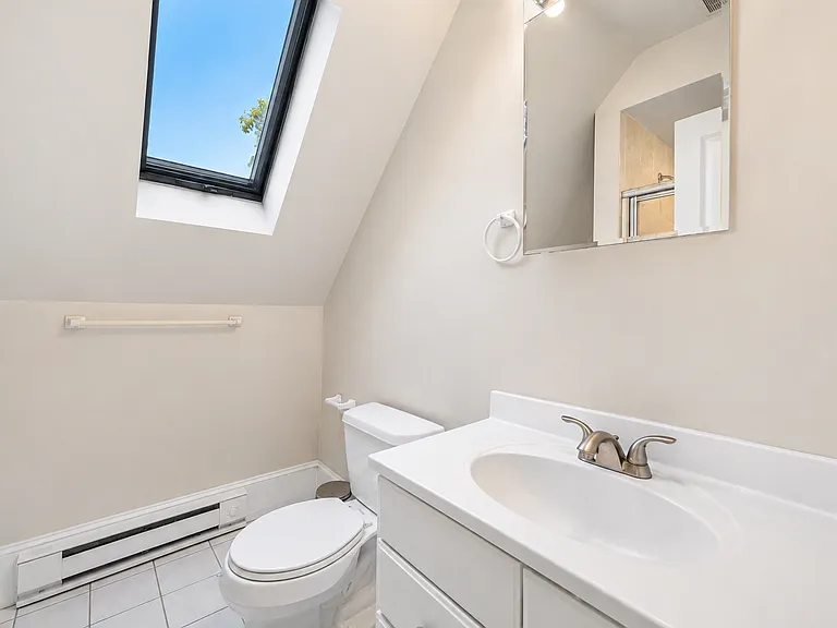 13 Weir St — Photo 24