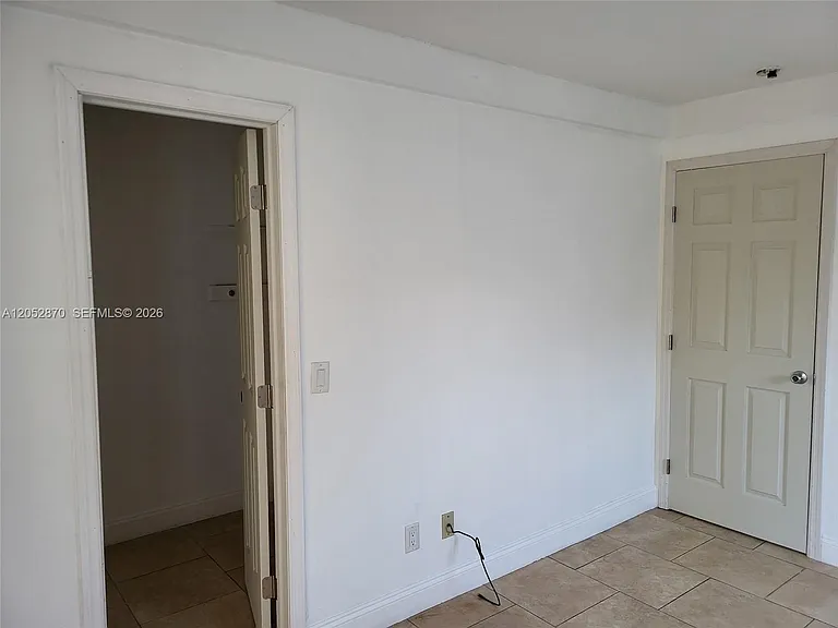 2005 Carlton Dr #3 — Photo 8