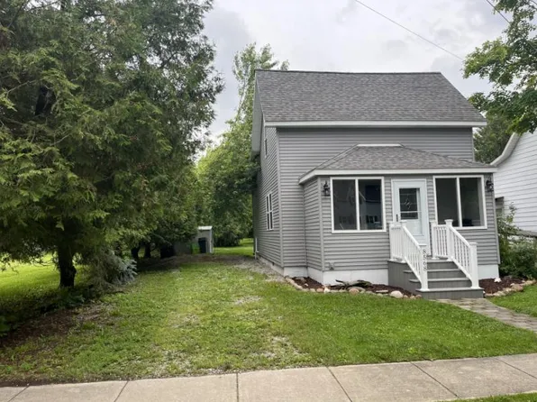 8568 Jefferson St, Port Austin, MI 48467