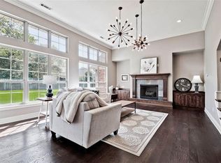 1500 Whippoorwill Ln, Bentonville, AR 72712