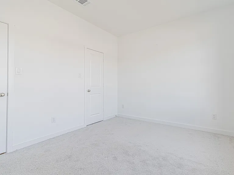 Bedroom 2 (Guest)