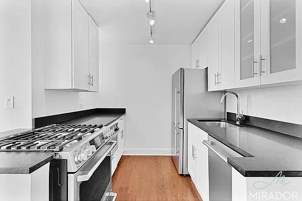 Rented by Mirador Real Estate | media 50