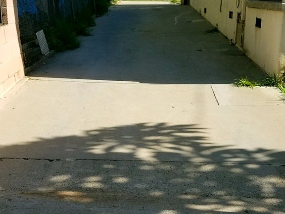 3rd image of 1142 N Hazard Ave